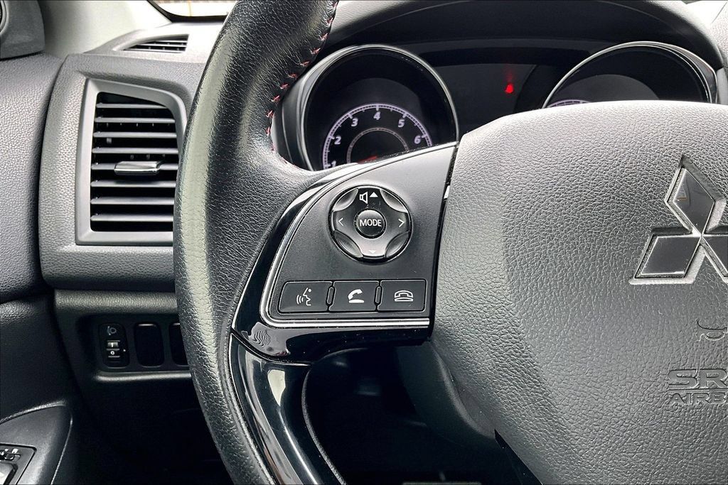 Used 2018 Mitsubishi Outlander Sport LE AWD/4WD image 18