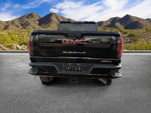Used 2025 GMC Sierra 3500 AT4 w/ AT4 Premium Plus Package AWD/4WD image 4