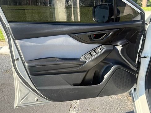 Used 2022 Subaru Crosstrek 2.0i Premium w/ Moonroof Package image 7