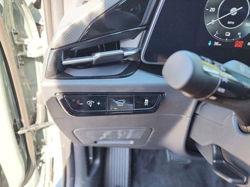 Used 2025 Kia Niro Wind w/ Wind Preserve Package image 17