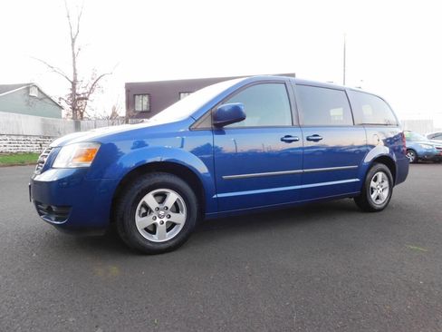 Used 2010 Dodge Grand Caravan SXT w/ Family Value Group image 4