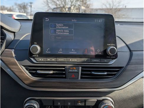 Used 2024 Nissan Altima 2.5 SV image 21