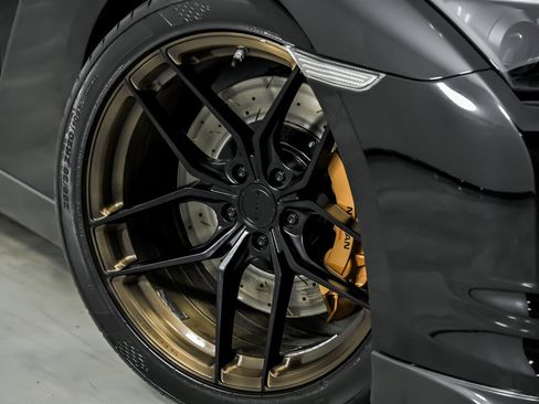 Used 2011 Nissan GT-R Premium image 4