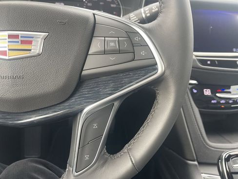 Certified 2022 Cadillac XT5 Premium Luxury w/ LPO, Floor Liner Package image 21