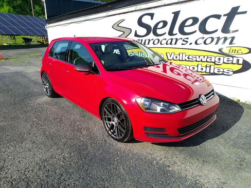Used 2015 Volkswagen Golf TDI S FWD image 2