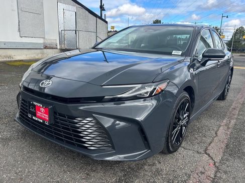 Certified 2025 Toyota Camry XLE FWD image 1