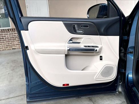 Used 2021 Mercedes-Benz GLB 250 4MATIC image 20