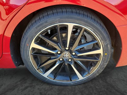 Used 2019 Toyota Camry XSE image 6