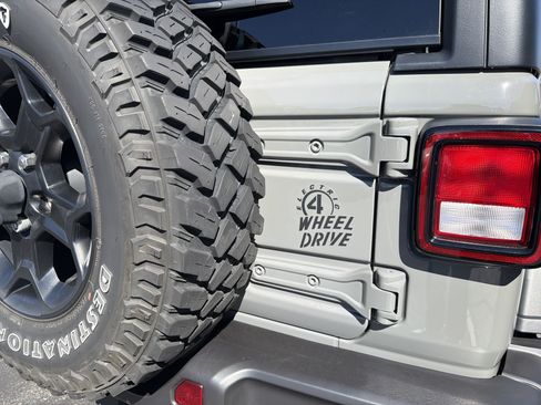 Certified 2023 Jeep Wrangler Unlimited w/ Cold Weather Group AWD/4WD image 8