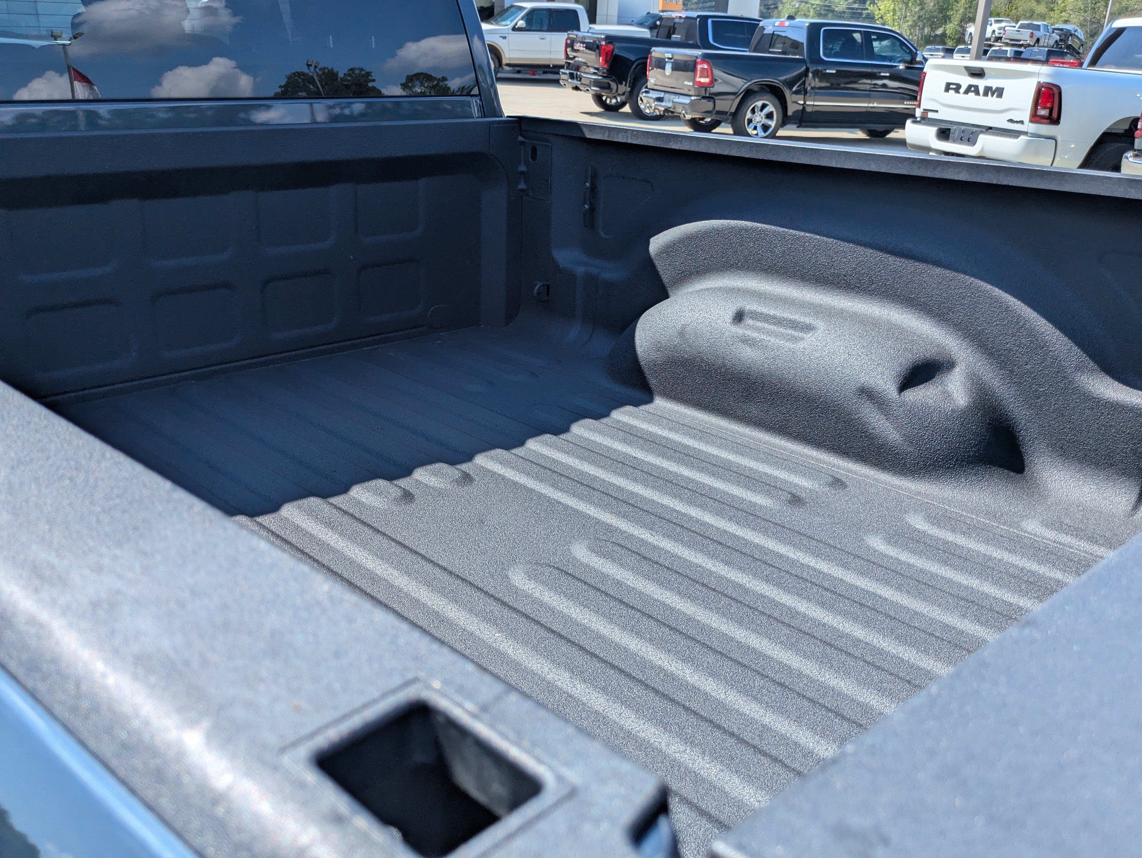 Used 2025 RAM 2500 Big Horn AWD/4WD image 4