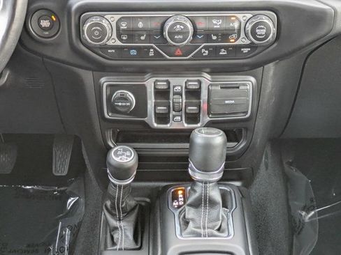 Used 2023 Jeep Wrangler Unlimited Sahara w/ Cold Weather Group AWD/4WD image 19