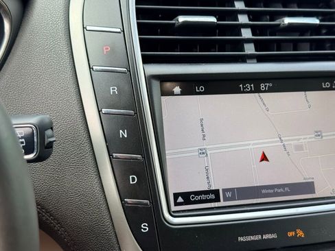 Used 2019 Lincoln Nautilus Reserve image 24