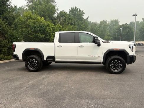 Certified 2025 GMC Sierra 2500 AT4X AWD/4WD image 8
