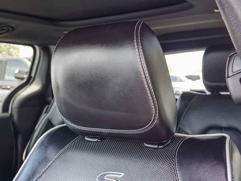 Used 2024 Chrysler Pacifica Premium FWD image 24
