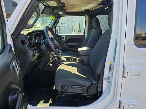 Used 2025 Jeep Wrangler Unlimited Rubicon AWD/4WD image 20