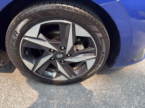 Used 2021 Hyundai Elantra Limited w/ Cargo Package FWD image 9