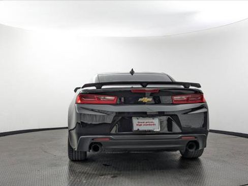 Used 2018 Chevrolet Camaro LT RWD image 7