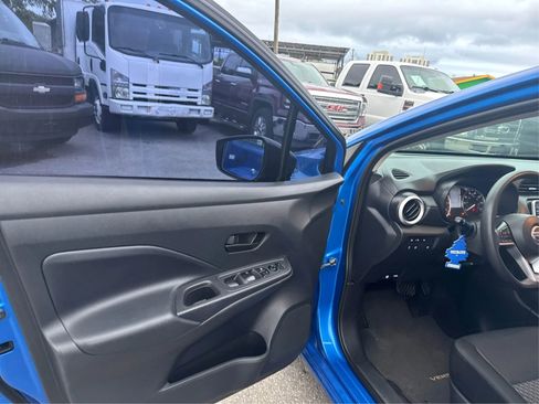Used 2020 Nissan Versa S FWD image 19