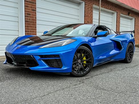 Used 2024 Chevrolet Corvette Stingray Coupe w/ 1LT RWD image 7