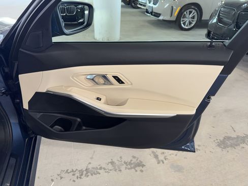 Used 2025 BMW 330i Sedan w/ Convenience Package image 9