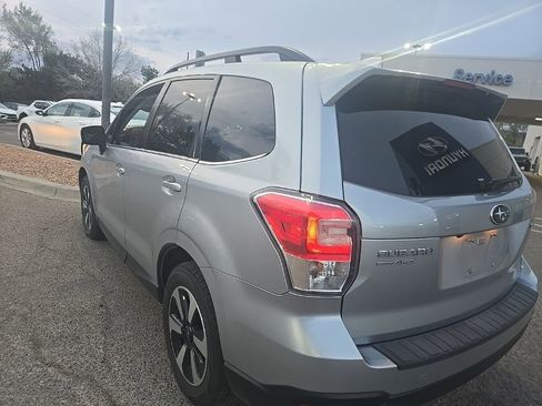 Used 2017 Subaru Forester 2.5i Limited w/ Popular Package #2 image 4