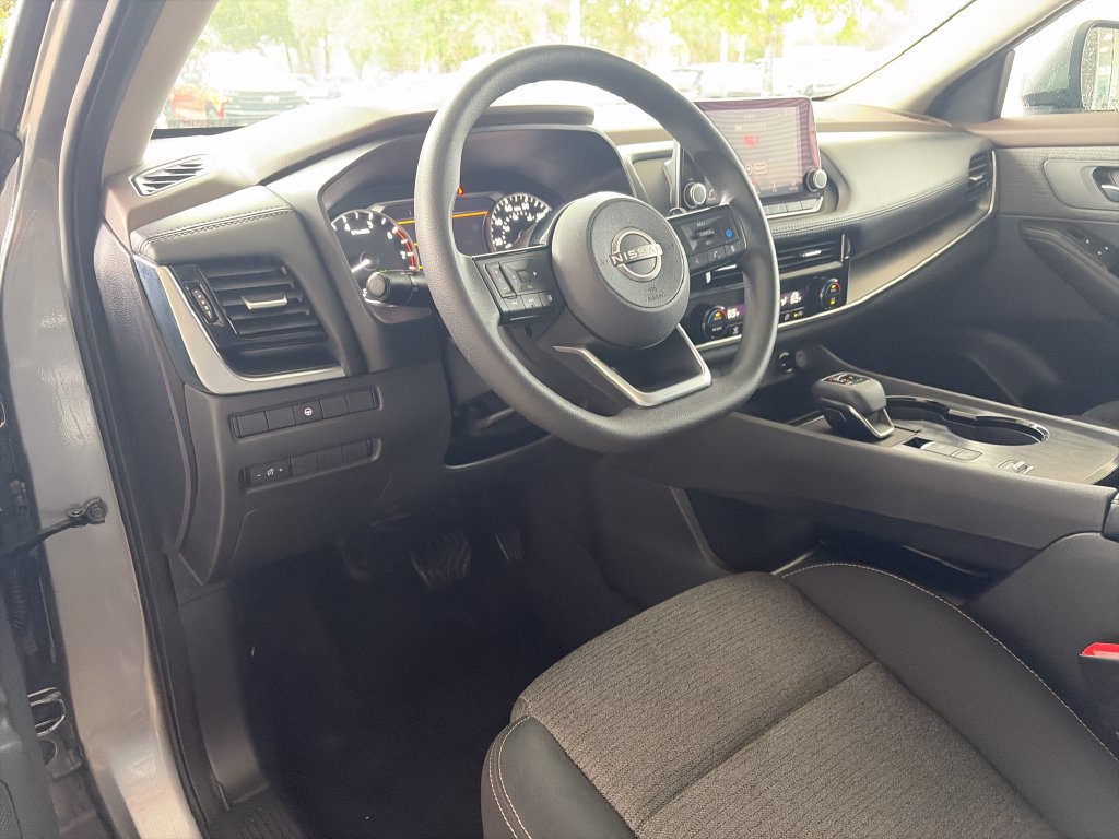Used 2023 Nissan Rogue SV FWD image 12