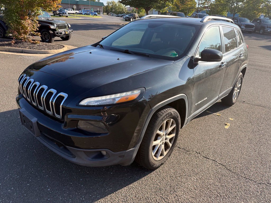 Used 2016 Jeep Cherokee Latitude w/ Safety/Convenience Group AWD/4WD image 3