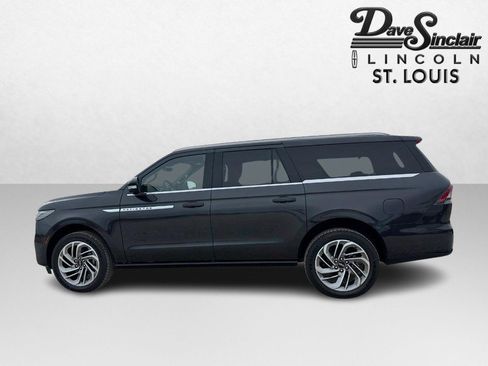 New 2025 Lincoln Navigator L Reserve image 8