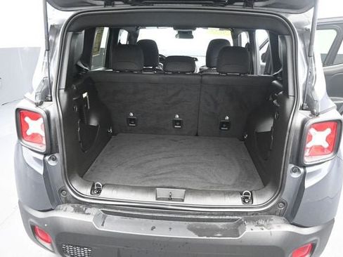 Used 2022 Jeep Renegade Altitude AWD/4WD image 16