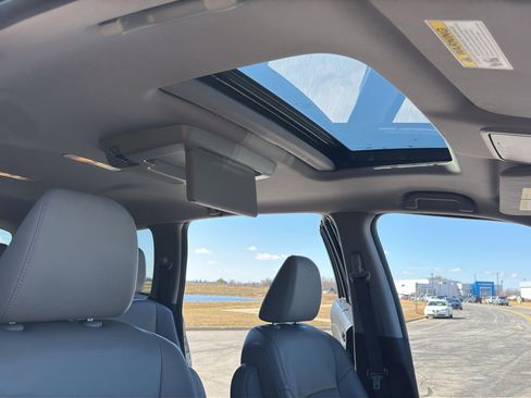 Used 2020 Honda Pilot Touring image 28