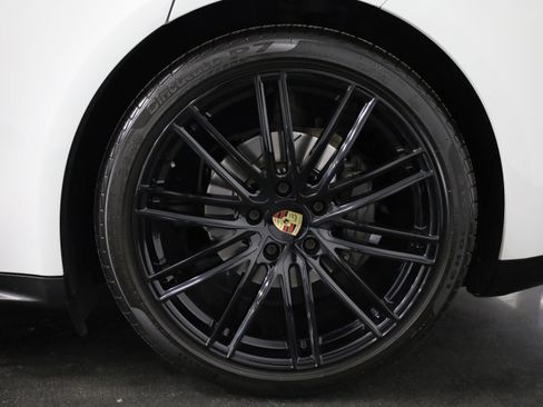 Used 2018 Porsche Panamera 4S image 10