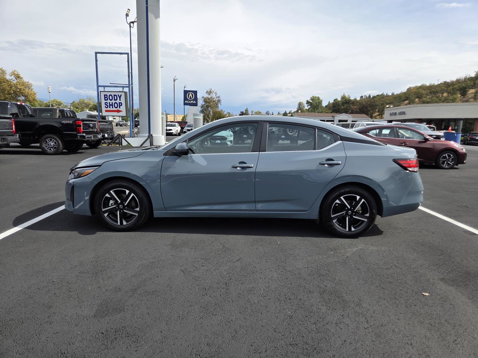 Used 2024 Nissan Sentra SV FWD image 8