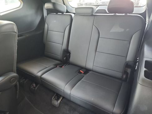 Certified 2025 Buick Enclave Preferred FWD image 35