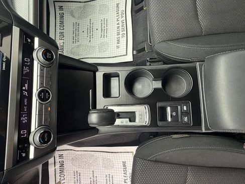 Used 2017 Subaru Outback 2.5i Premium AWD/4WD image 16