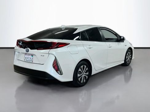 Used 2022 Toyota Prius Prime XLE FWD image 7