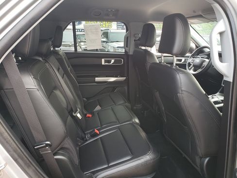 Certified 2023 Ford Explorer XLT w/ Equipment Group 202A AWD/4WD image 21