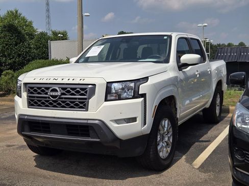 Used 2023 Nissan Frontier SV w/ SV Convenience Package RWD image 4