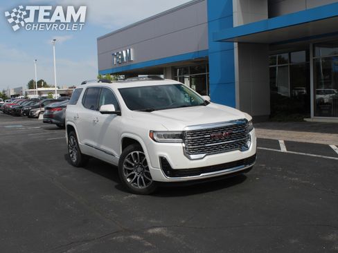 Certified 2021 GMC Acadia Denali w/ Denali Ultimate Package AWD/4WD image 2