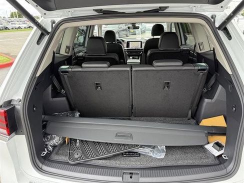 New 2025 Volkswagen Atlas SEL Premium R-Line image 32
