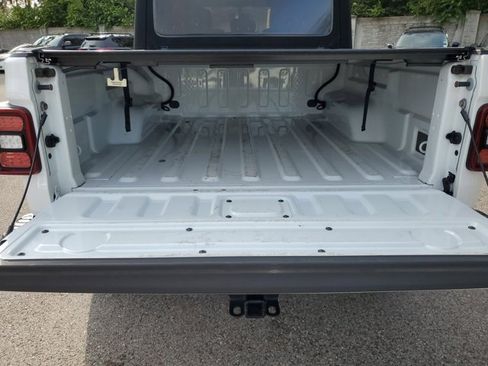 Used 2020 Jeep Gladiator Rubicon image 15