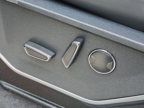 Used 2025 Ford F150 Raptor AWD/4WD image 12