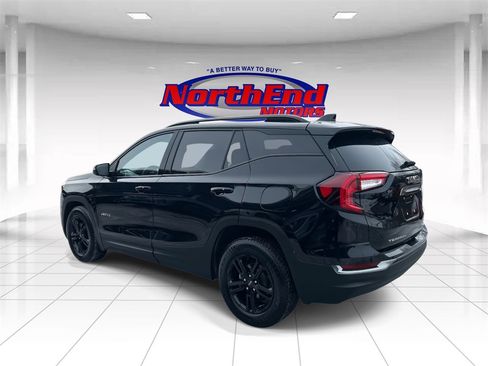 Used 2023 GMC Terrain AT4 image 5