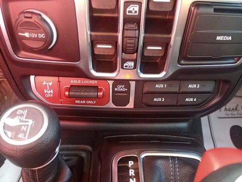 Used 2024 Jeep Wrangler Unlimited Sport AWD/4WD image 27