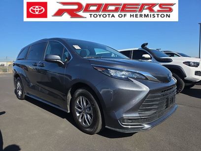 Used 2025 Toyota Sienna LE