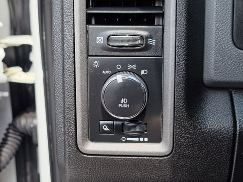 Certified 2018 RAM 1500 Tradesman w/ Popular Equipment Group RWD image 24