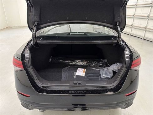 New 2025 Nissan Sentra SR image 15