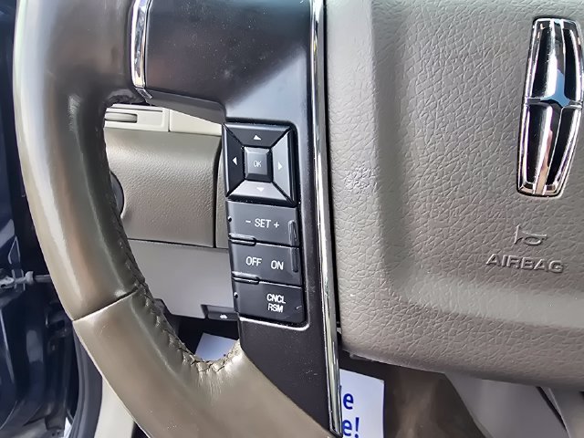 Used 2017 Lincoln Navigator Select AWD/4WD image 34