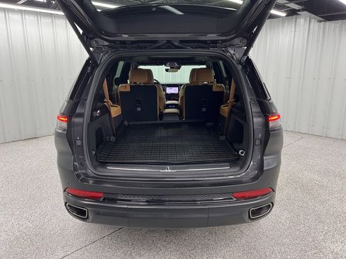 Used 2023 Jeep Grand Cherokee L Summit w/ High Altitude Package image 10