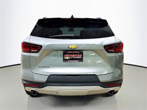 New 2026 Chevrolet Blazer LT image 9