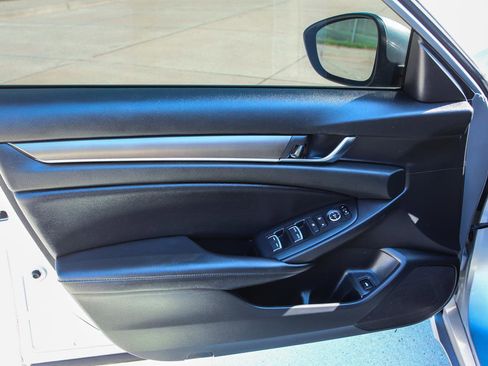 Used 2021 Honda Accord Hybrid image 31